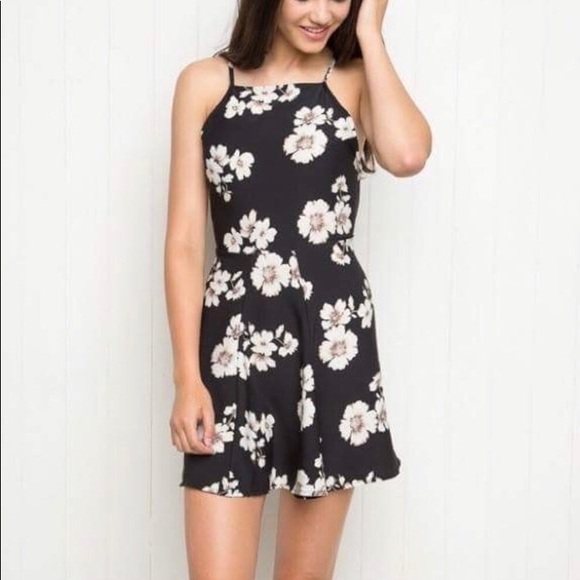 Brandy Melville Dresses & Skirts - [Brandy Melville] Floral Kirsten Dress